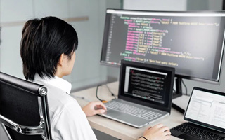 玉林 api php源码,下载的php源码怎么运行呢？